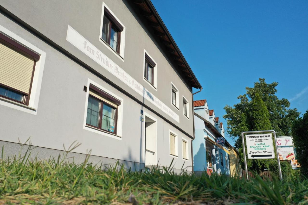 Gaestehaus Und Weinbau Zur Wiederkehr Strudler Podersdorf am See Esterno foto