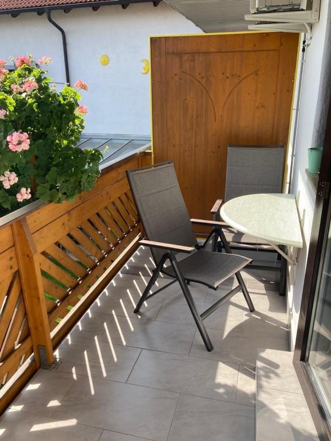 Gaestehaus Und Weinbau Zur Wiederkehr Strudler Podersdorf am See Esterno foto