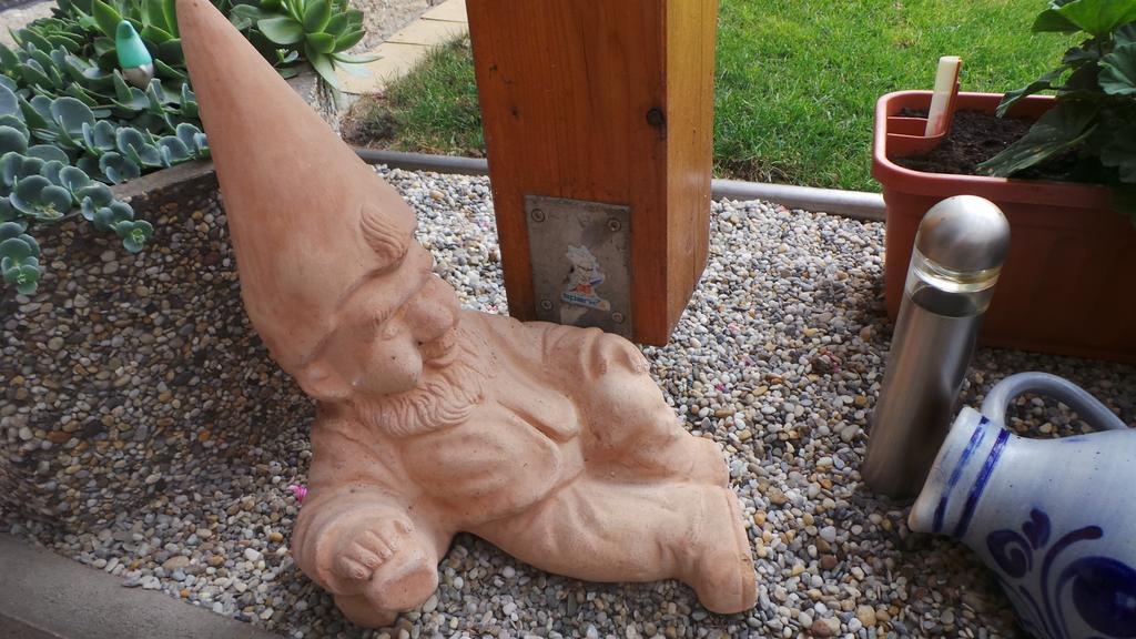 Gaestehaus Und Weinbau Zur Wiederkehr Strudler Podersdorf am See Esterno foto