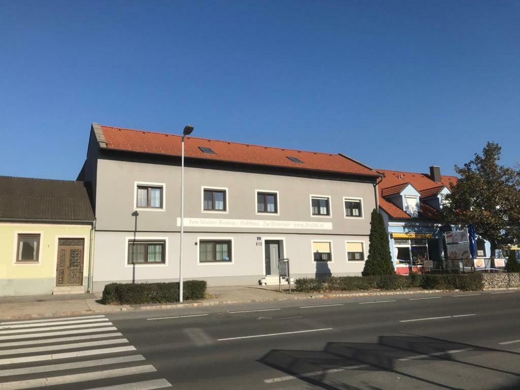 Gaestehaus Und Weinbau Zur Wiederkehr Strudler Podersdorf am See Esterno foto